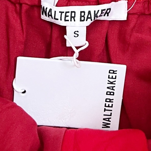 NWT Walter Baker Crepe Pleated High Waisted Shorts in Red - Picture 5 of 7